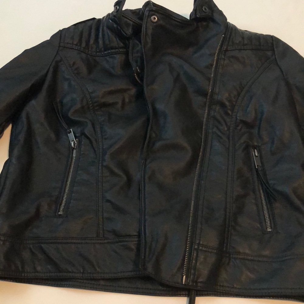 Xhilararion Faux Leather